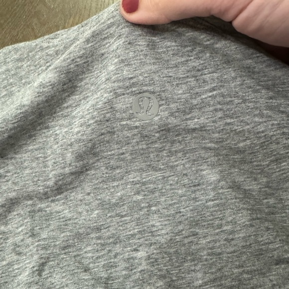Lululemon NWOT Back In Action Short Sleeve **** - Picture 7 of 7